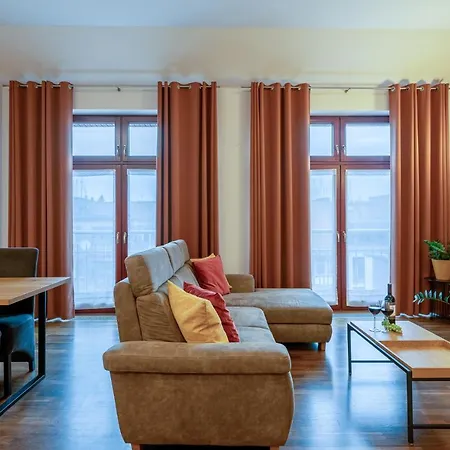 Historic Market Square -140m2 Grand As R504